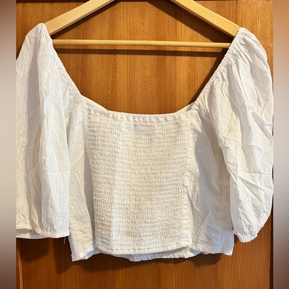 Abercrombie & Fitch Crop White Blouse with Sleeves - Picture 4 of 5